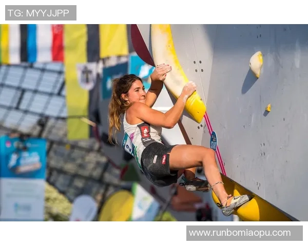 南京攀岩队在极限运动世界杯中的团队协作表现分析与点评