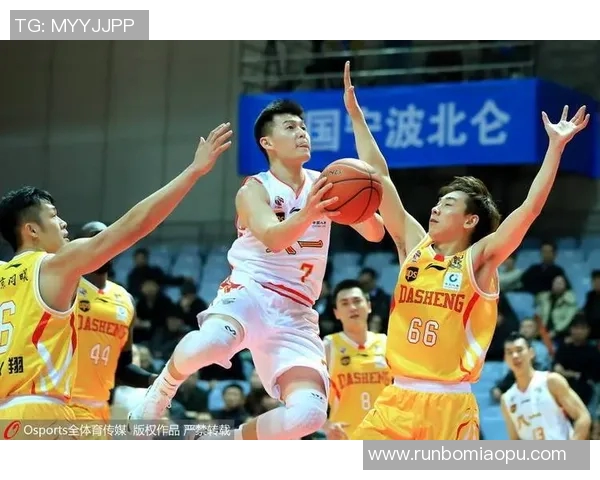 北京与八一篮球赛实时比分更新及精彩瞬间回顾