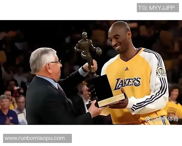 科比传奇：从篮球场上的黑曼巴到全球偶像的崛起与影响