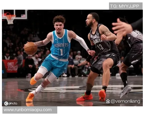 勇士与篮网激战正酣海报展现篮球激情与团队精神的完美结合